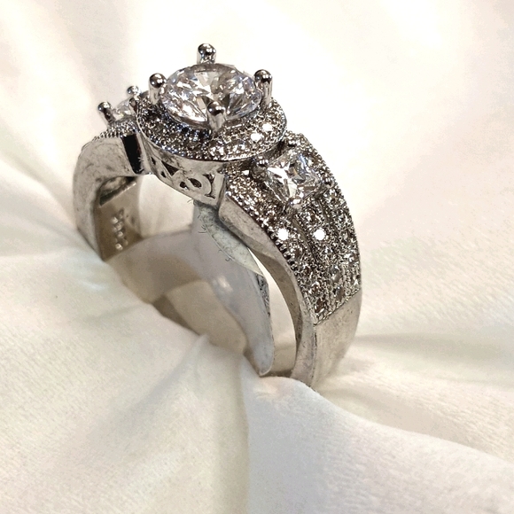 Jewelry - White sapphire brilliant, silver .925